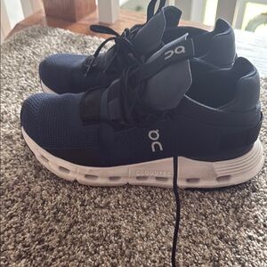 On Running women's Athletic Shoes - Dark Blue and White.